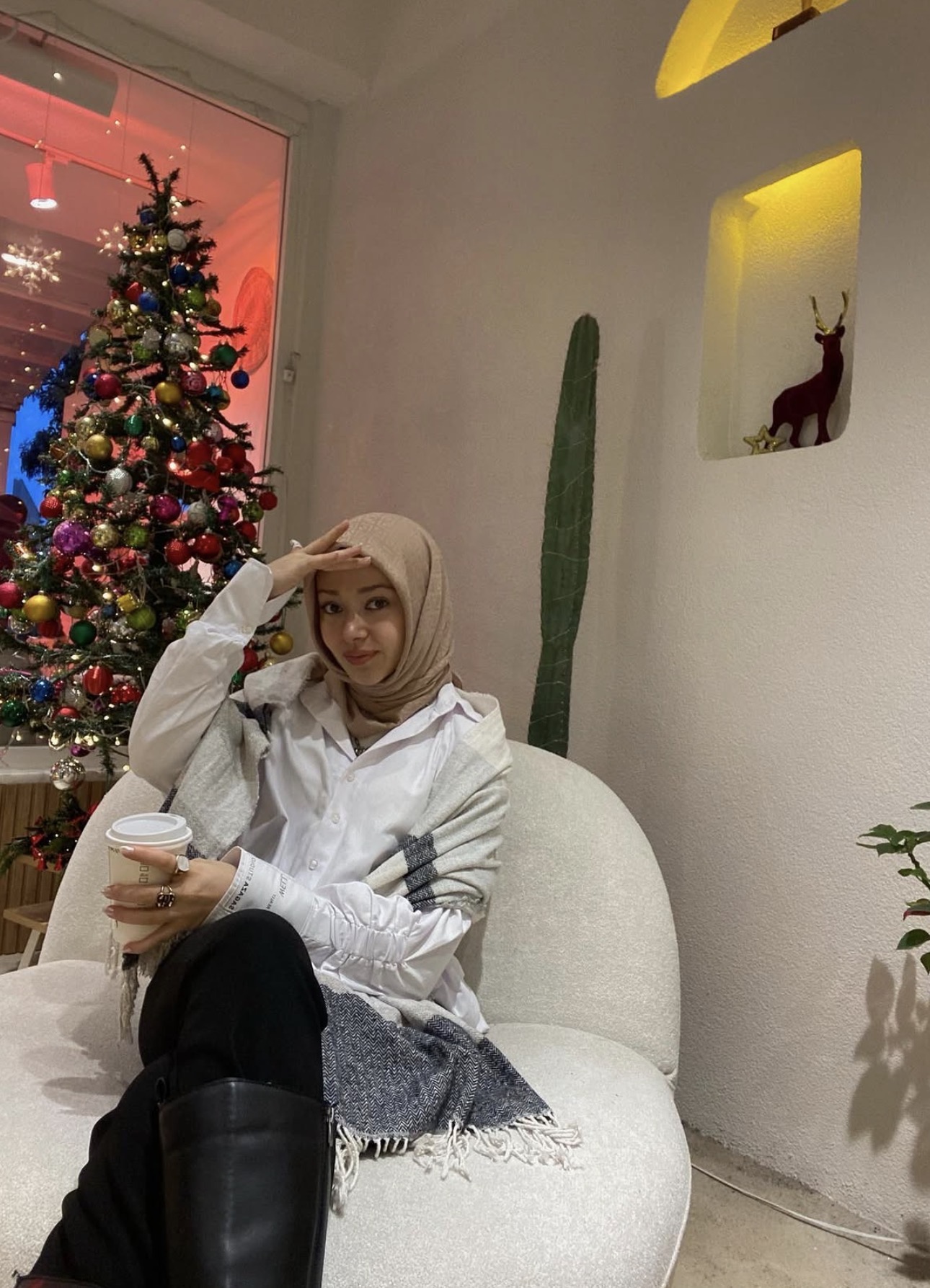 Fethiye Arabada Görüşen Escort Bayan Zuhal