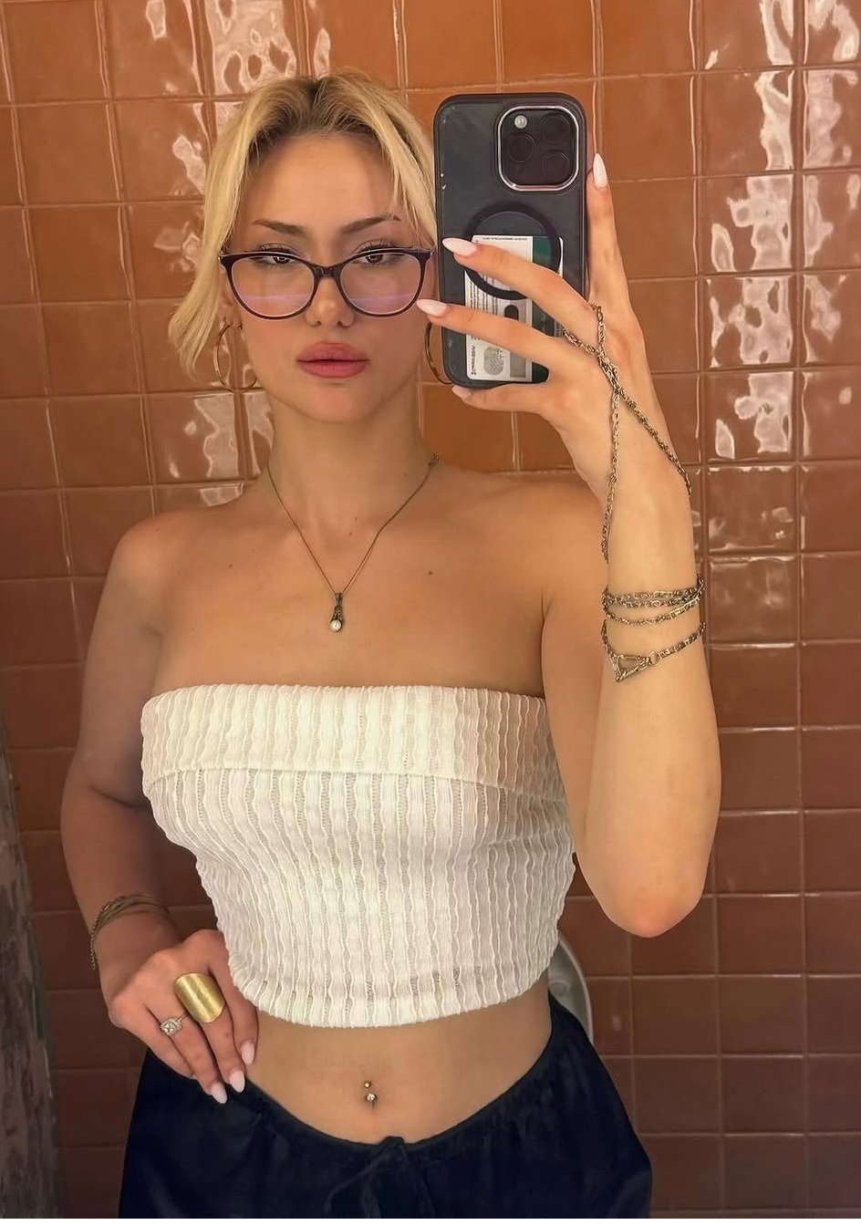 Buğdaylı Güzel Bakımlı Kadın Escort Bayan Reyhan